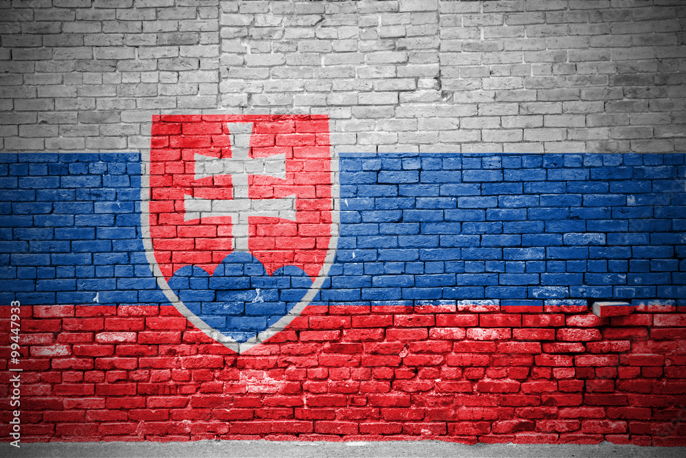 Ziegelsteinmauer mit Flagge Slowakei