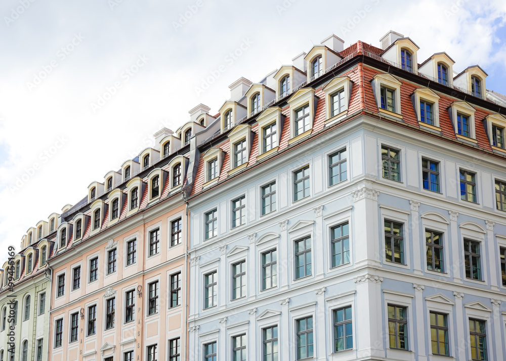 Fototapeta premium Dresden Wohnhaus im barocken Baustil