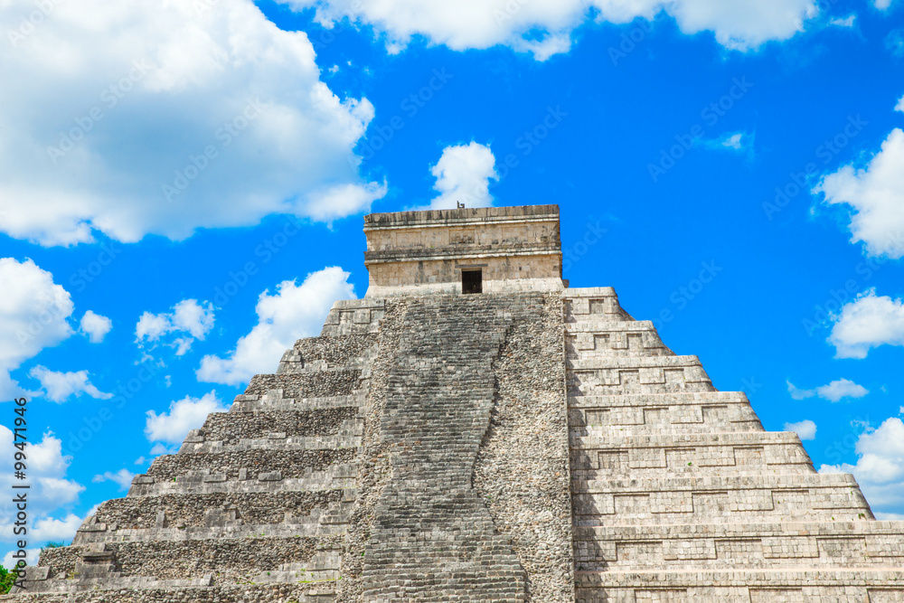 Kukulkan Pyramid in Chichen Itza Site, Mexico Kukulkan Pyramid in Chichen Itza Site, Mexico
