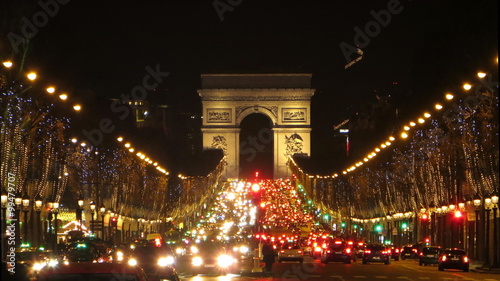 Illuminations des Champs-Elysées [Time-lapse, Ultra HD]