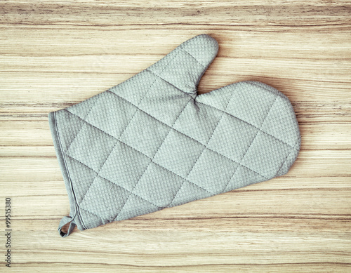 Oven mitt (glove) or potholder photo