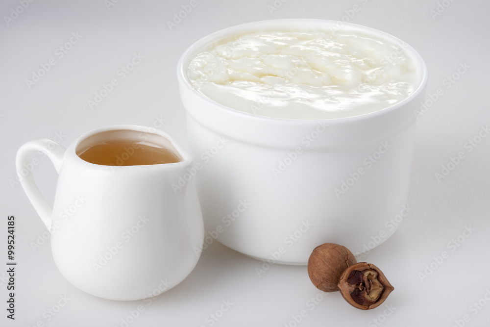 Honey, Yogurt and Walnuts Honey, Yogurt and Walnuts