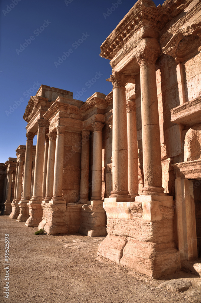 Obraz premium The ruins of the ancient city Palmyra before the war. Palmyra, Syria. Photo taken: October 10, 2010