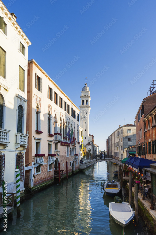Altstadt mit  San Giorgio dei Greci in Venedig, Italien