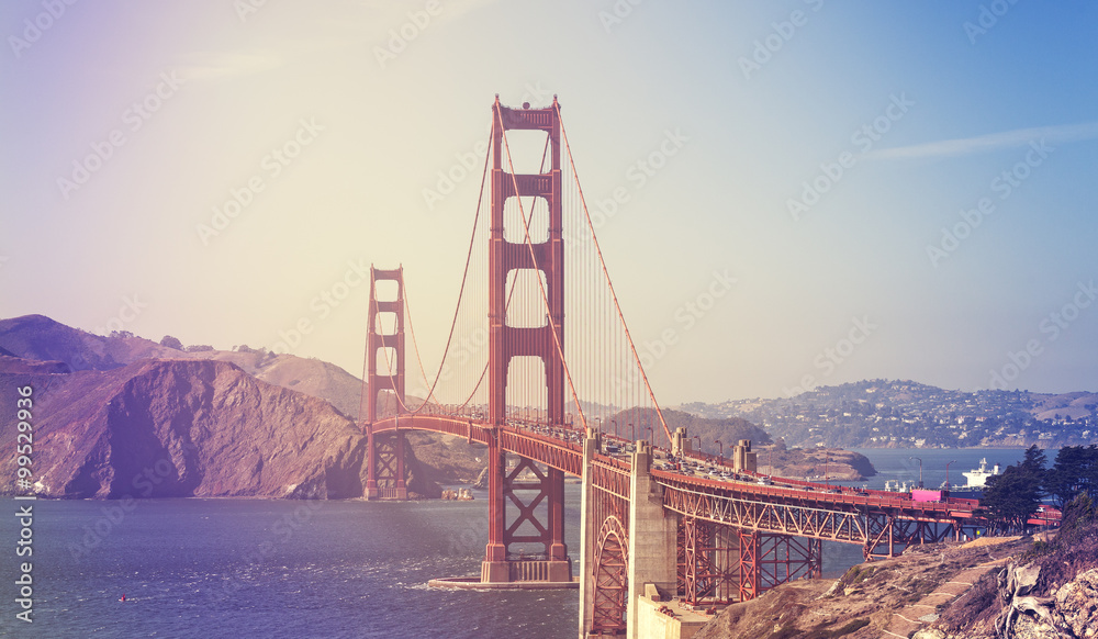 Obraz na plátně Retro stylized picture of the Golden Gate Bridge.
