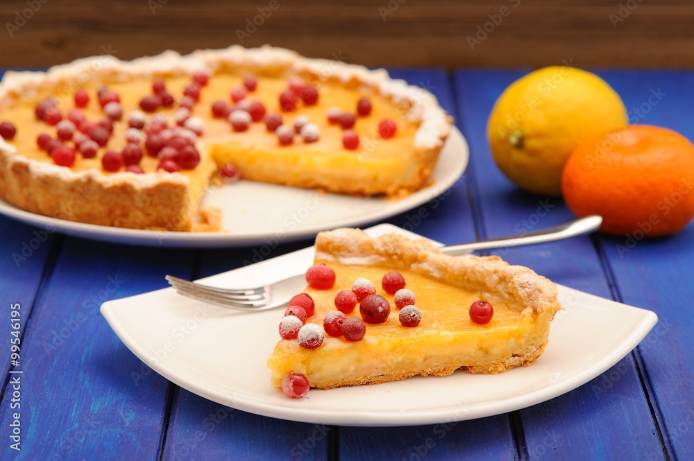 Lemon pie with condensed milk decorated with fresh cranberries o Lemon pie with condensed milk decorated with fresh cranberries o