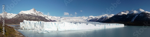Beautiful landscapes of Perito moreno Glacier, Argentina © brizardh
