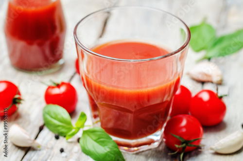 Tomato juice with tomatoes