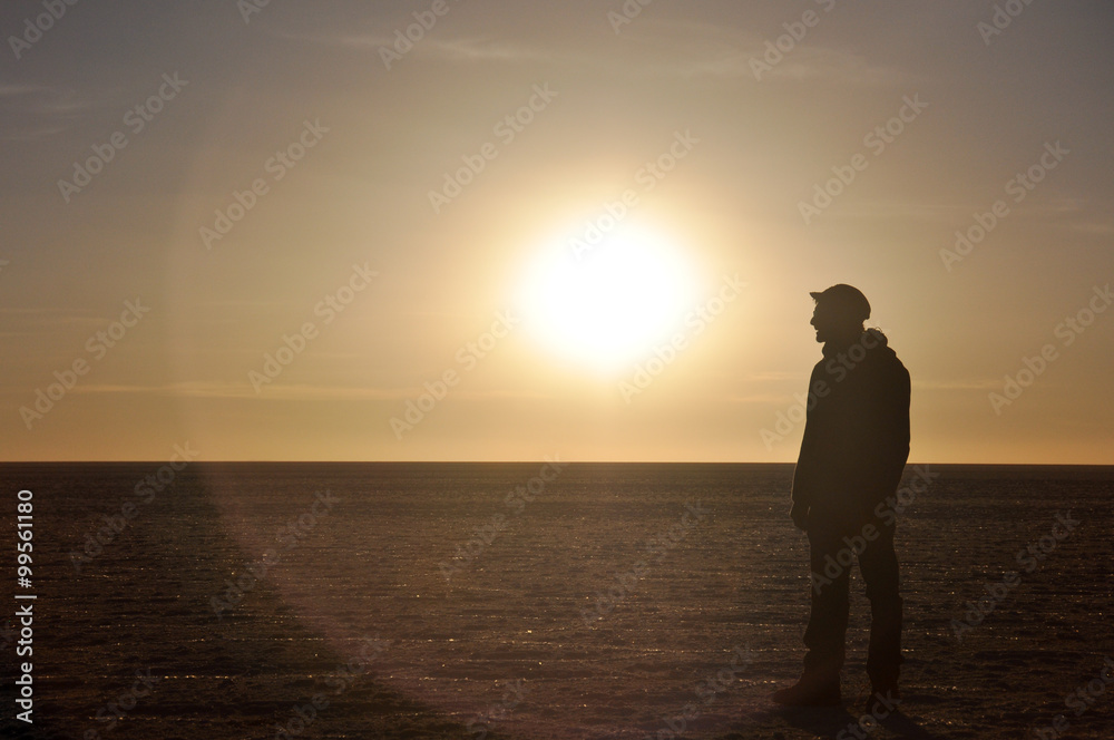 Fototapeta premium Beautiful sunset in Salar de Uyuni, Bolivia
