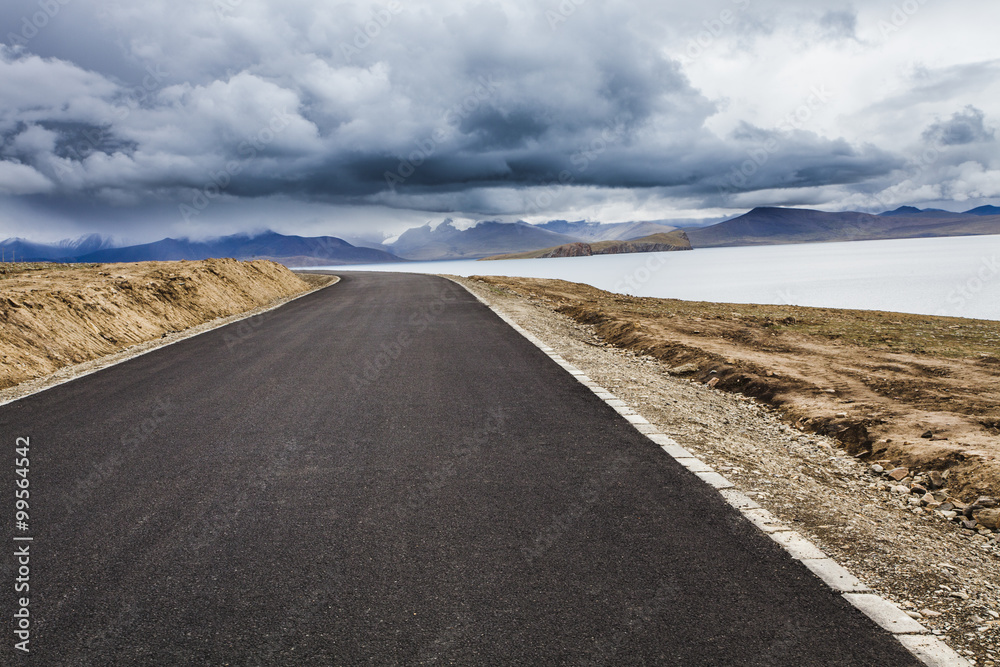Fototapeta premium Road in Tibet, China