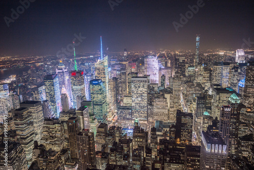 New York City, Manhattan, Vogelperspektive bei Nacht 