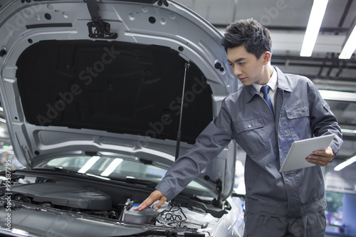 Auto mechanic