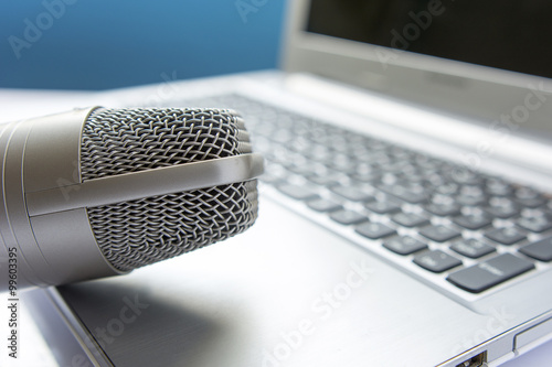 Fotografie, Tablou Microphone on laptop