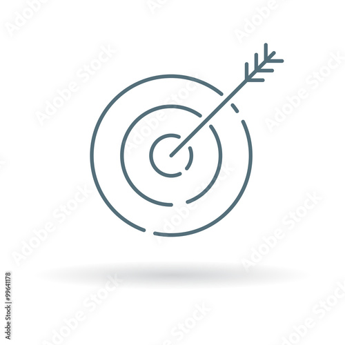Arrow target icon. Bullseye sign. Success symbol. Thin line icon on white background. Vector illustration.