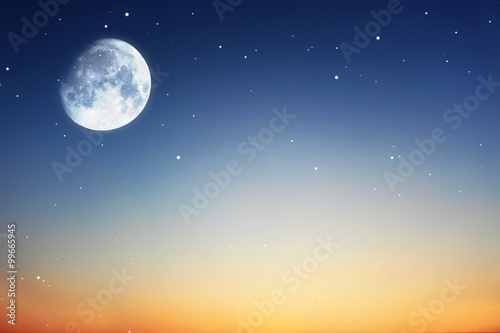 moon with sky background © Tabthipwatthana