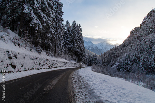 Strada di montagna - Val d'Aosta - Italia