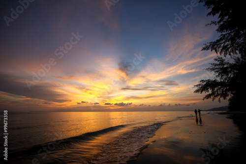Fototapeta Naklejka Na Ścianę i Meble -  beautiful sun set on a beach in Thailand