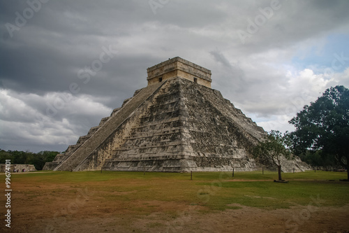 Maya Pyramid  Chichen-Itza   Mexico