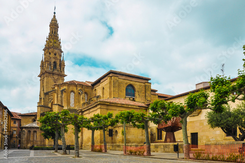 Catedral de Santo Domingo de la Calzada, torre barroca, La Rioja, Logroño, España, 