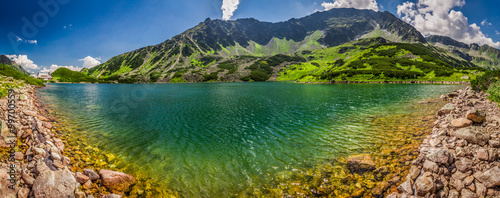 Obraz na płótnie Panorama of crystal clear pond in the Tatra Mountains w salonie