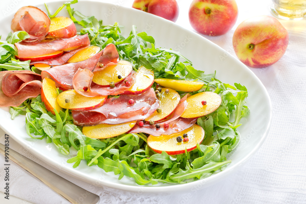 Fresh salad with bresaola, arugula and nectarines Fresh salad with bresaola, arugula and nectarines