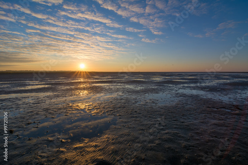 Sonnenaufgang am Wattenmeer  St Peter Ording B  hl