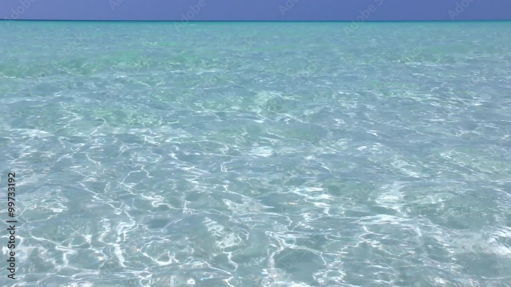 エメラルドグリーンの透き通る海 エメラルドグリーンの透き通る海