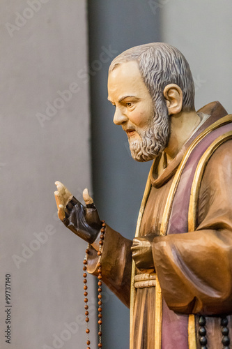 detail of a statue of Saint Father Pius