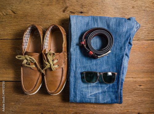 men's casual jeans and brown leather belt with leather shoe