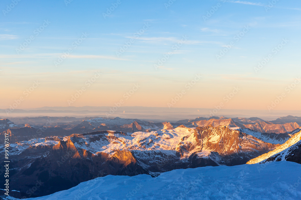 Obraz premium Panorama view of the Bernese Alps from Jungfraujoch at dusk