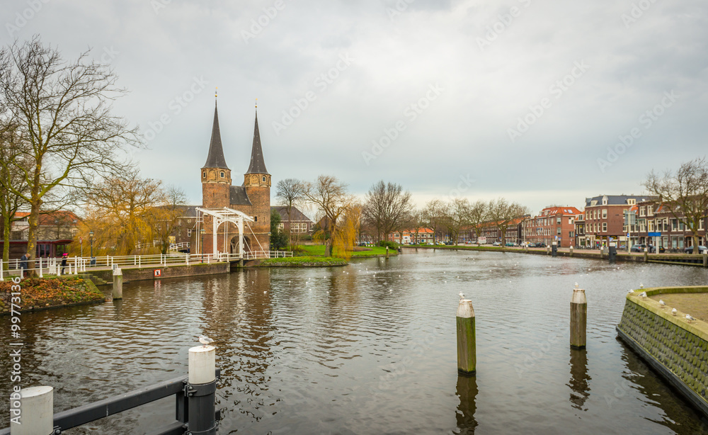 Obraz premium Eastern Gate and drawbridge in the Dutch city of Delft