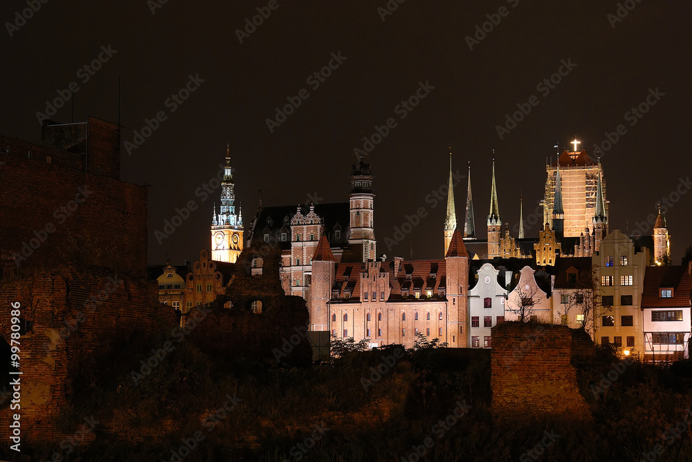 View of the old city of Gdańsk on the other hand Motława