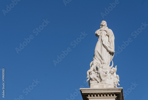 monumento de la inmaculada concepción de Sevilla en la plaza del Triunfo © Antonio ciero