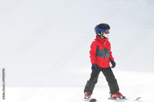 kid skiing