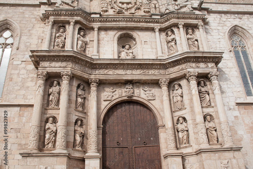 Entrée de l'église Santa Maria Maggiore, Montblanc, Catalogne, Espagne
