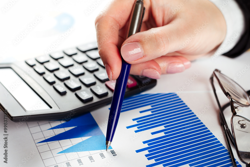 Financial data analyzing