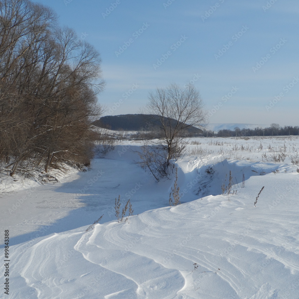 Obraz premium A winter nature, an icy river