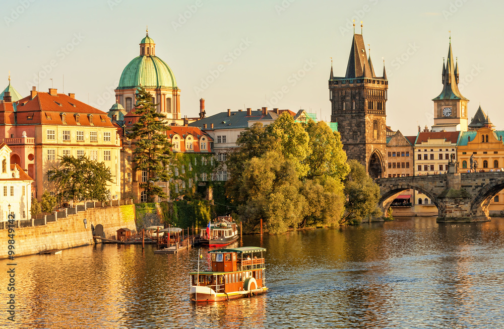Fototapeta premium Charles Bridge and architecture of the old town in Prague, Czech republic.