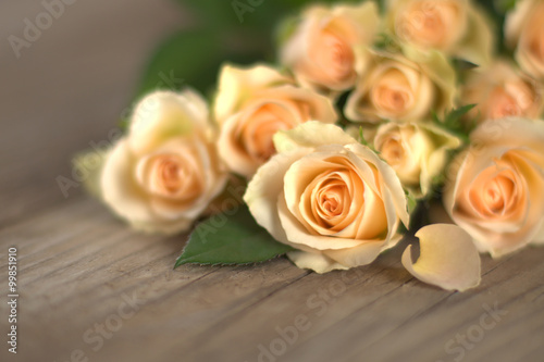 Bouquet of fresh yellow roses © Petra Schueller