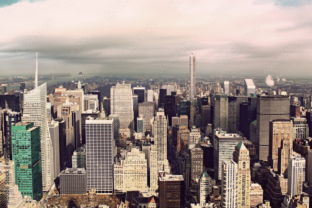 Fototapeta premium Aerial view of Manhattan skyline at sunset, New York City