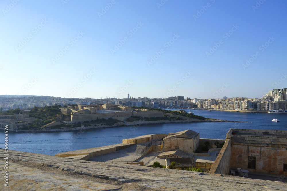 Valletta vista sul porto interno sul forte di Manoel Island
