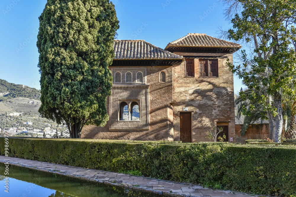 Obraz premium Сад в дворцовом комплекса Альгамбра