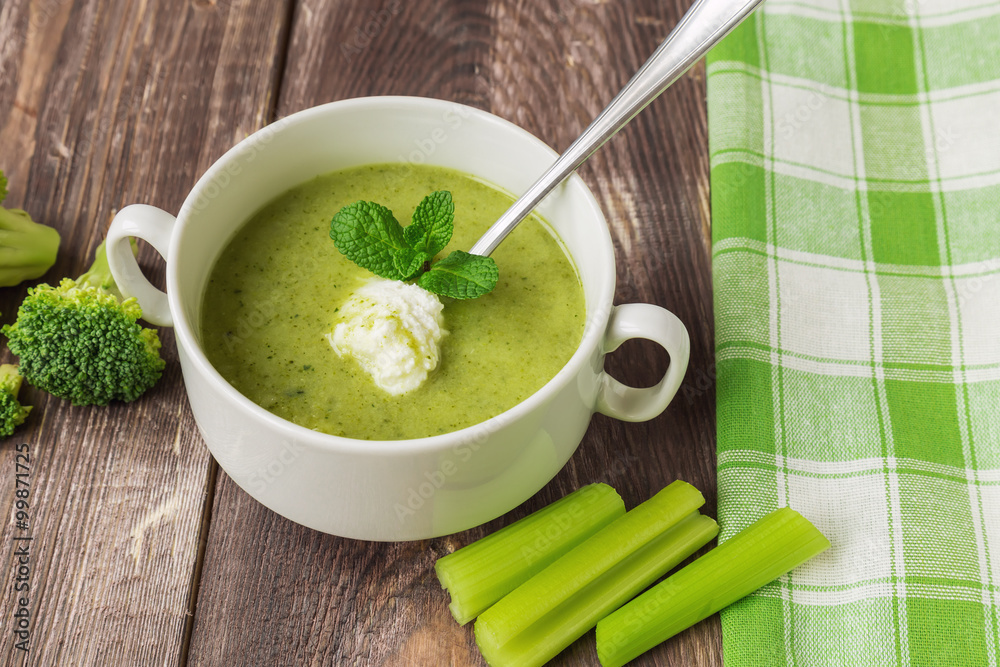 Broccoli soup with mint and ricotta cheese Broccoli soup with mint and ricotta cheese