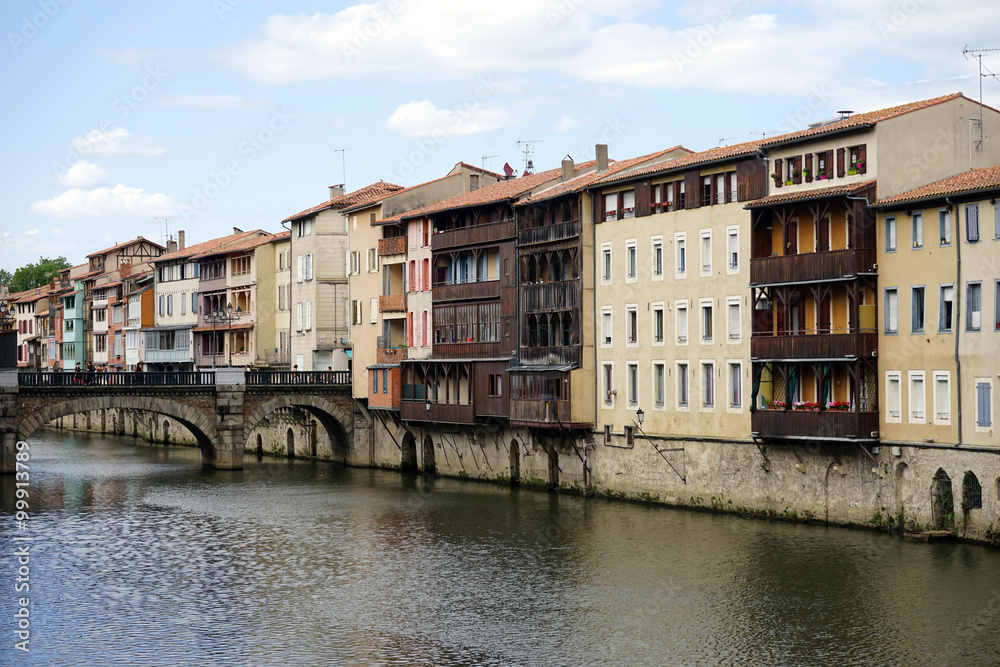 Houses by the Agout River