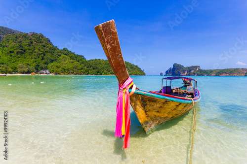 Long boat and tropical beach, Andaman Sea,Phi Phi Islands © Netfalls