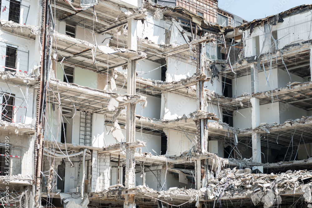 Demolition of an Apartement Building