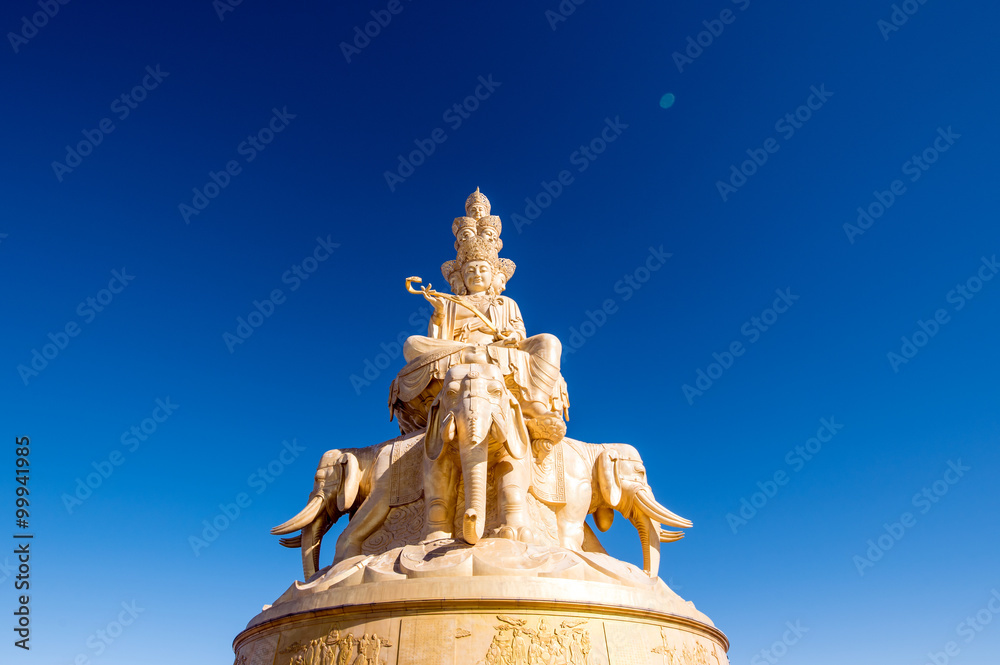 Obraz premium Samantabhadra statue on Mount Emei, Sichuan, China