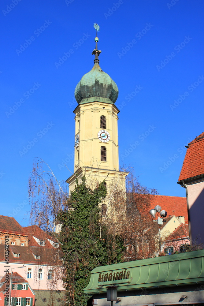 Kirchturm der Franziskanerkircher und Stadtansicht von Graz