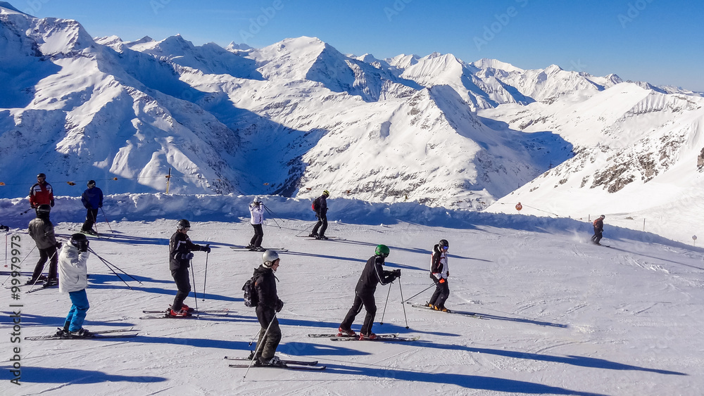 Ski-Touristen in Sport-Gastein