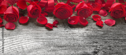 Roses on wooden board